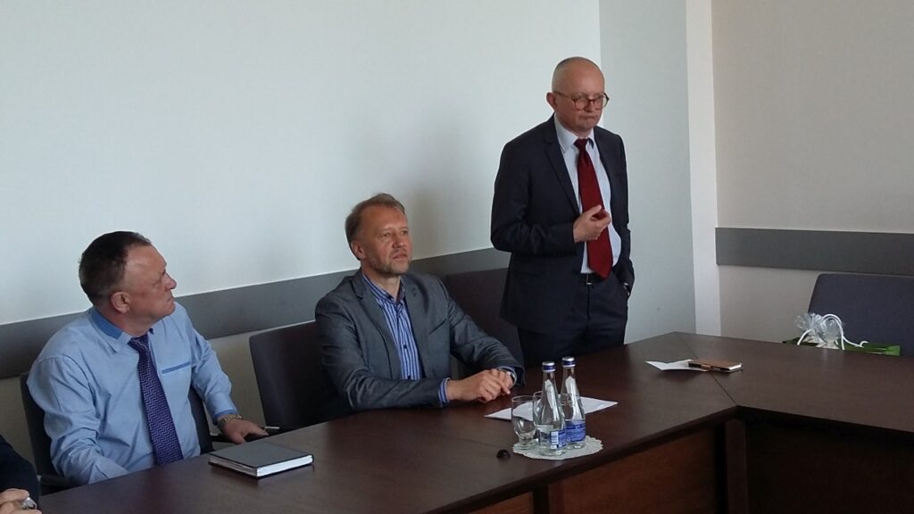 Aptarti Valstybinės kalbos įstatymo įgyvendinimo savivaldybėje klausimai