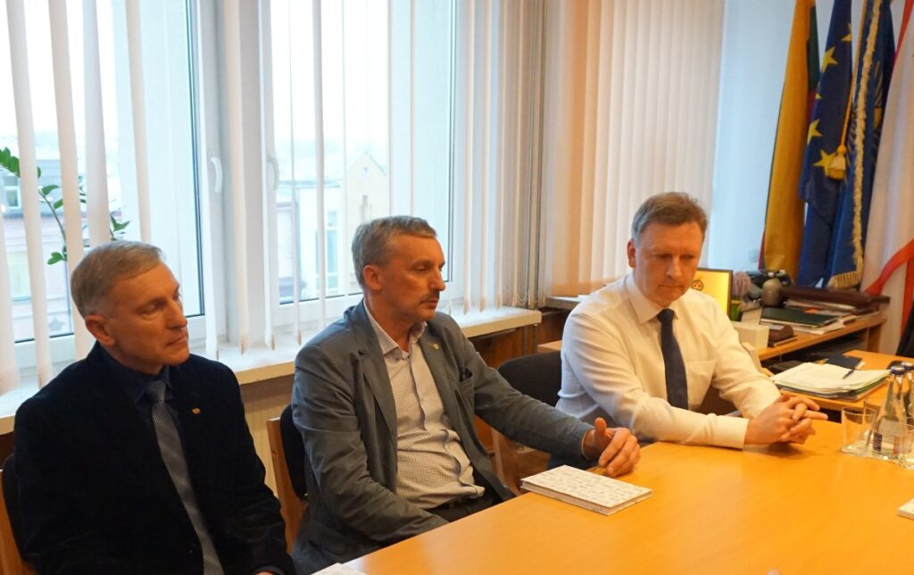 Plungės „Rotary“ klubas ir Plungės rajono savivaldybės vadovai susitiko aptarti bendros programos