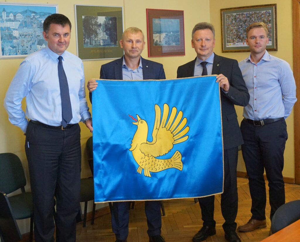 Stalgėnai šimtmečio garbei šventins vėliavą ir herbą!