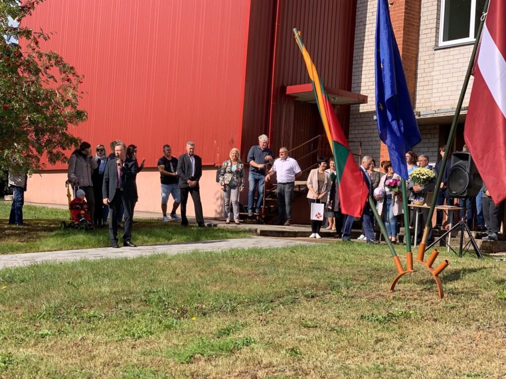 Rekonstruotas Kulių gimnazijos stadionas atidarytas tarptautinėmis varžybomis!