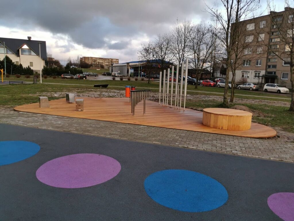 Atnaujinta „Supermiesto“ vaikų žaidimų aikštelė