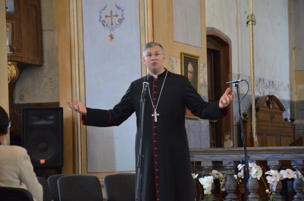 Kulių Š ventojo vyskupo Stanislovo bažnyčioje – konsekravimo šimtmetis