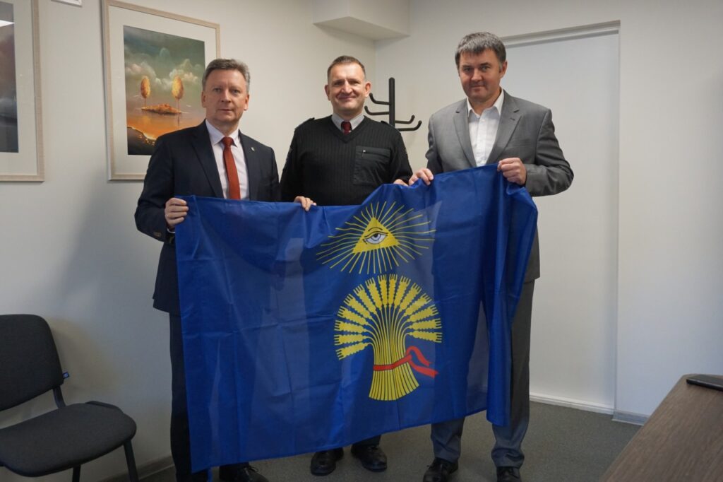 Plungės policijai – Plungės vėliava!