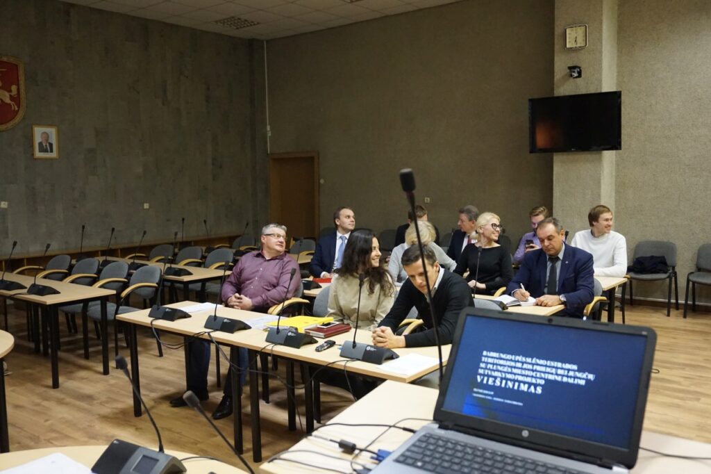 Architektas A. Š½ebrauskas pristatė tikslinės – slėnio ir alėjos – teritorijos sutvarkymo projektą (papildyta, videosiužetas)