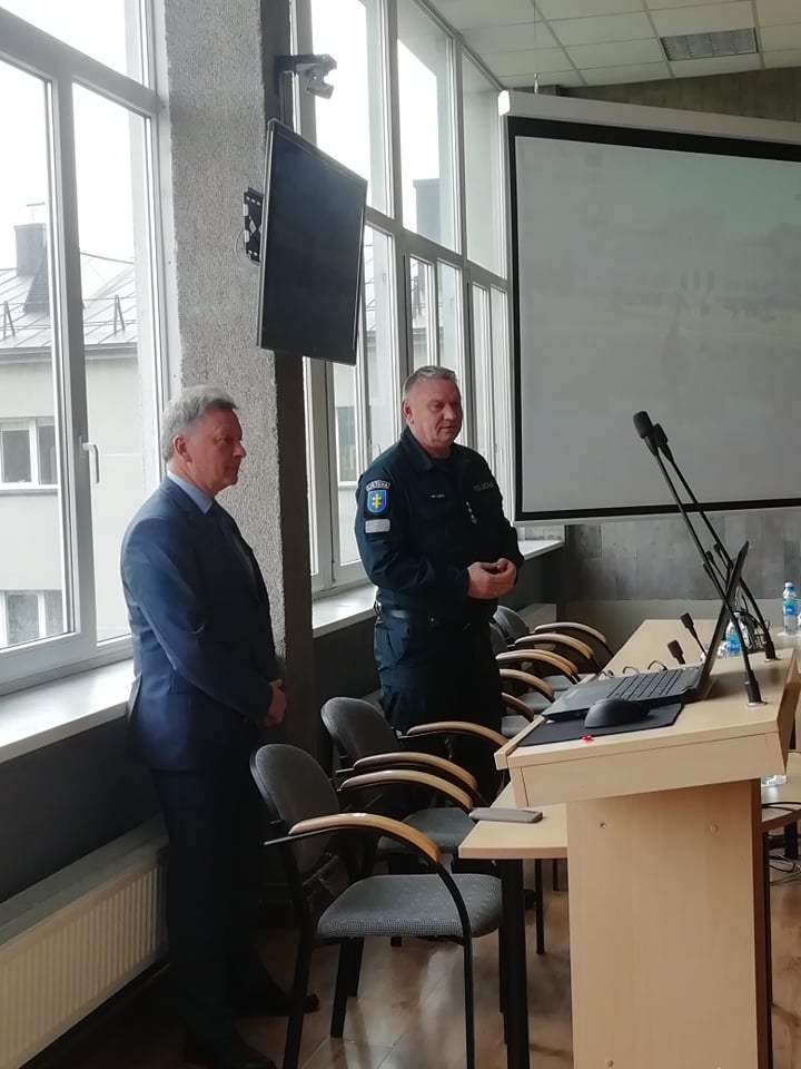 2022-05-19 Klaipėdos VPK viršininkas A. Motuzas susitiko su Plungės rajono savivaldybės vadovais, administracijos darbuotojais ir seniūnais