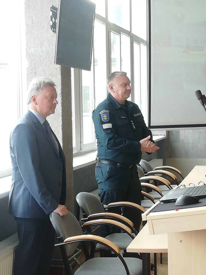 2022-05-19 Klaipėdos VPK viršininkas A. Motuzas susitiko su Plungės rajono savivaldybės vadovais, administracijos darbuotojais ir seniūnais