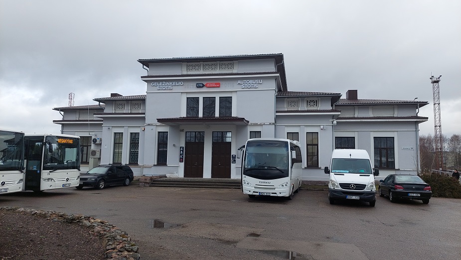 UAB Plungės autobusų parkas. Plungės autobusų stotis