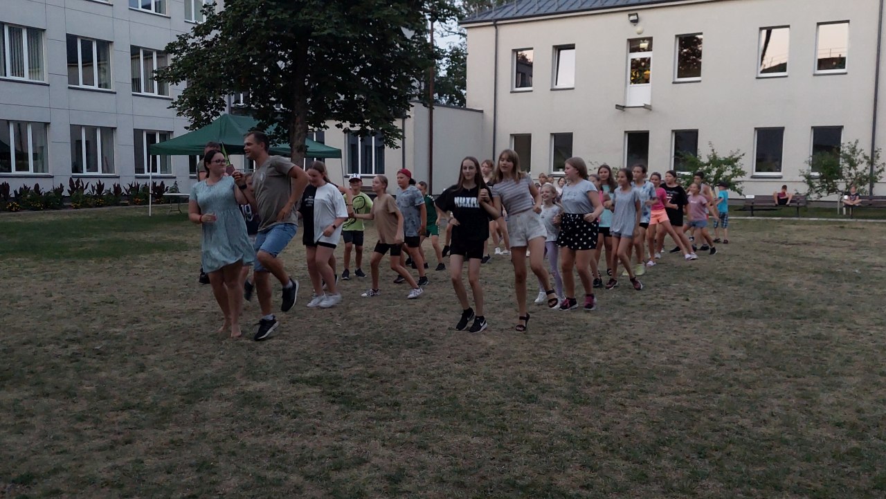 2022-08-15-21 Vaikų vasaros poilsio stovykla „Meninio pilietiškumo stovykla vaikams ir jaunimui – MAZGAS“