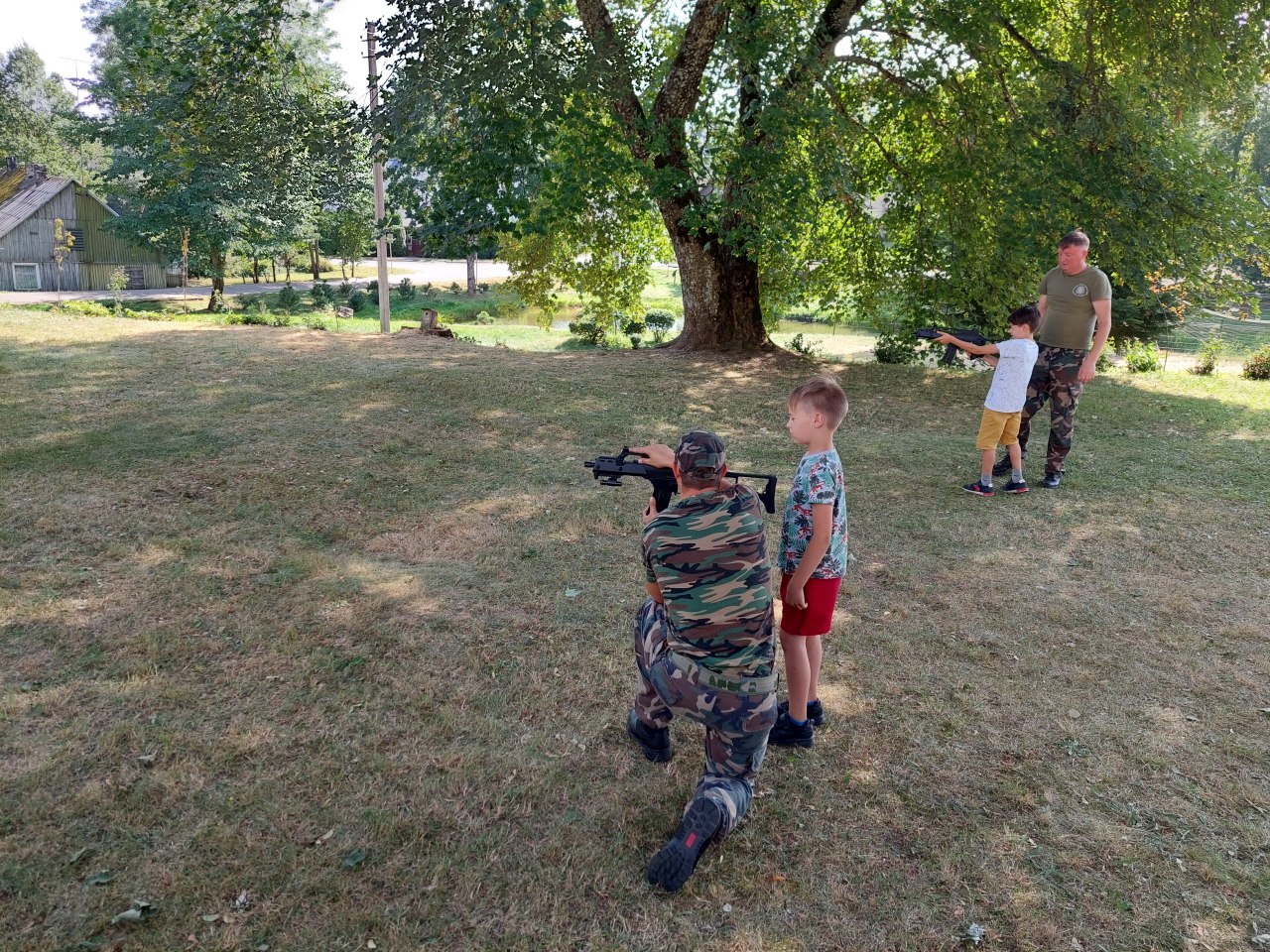 2022-08-15-21 Vaikų vasaros poilsio stovykla „Meninio pilietiškumo stovykla vaikams ir jaunimui – MAZGAS“