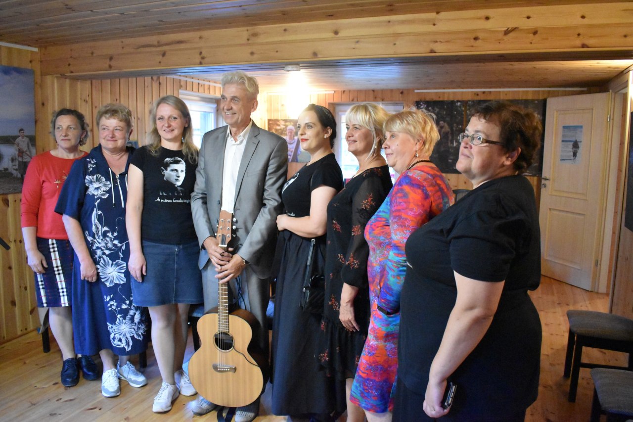 2022-08-30 Konstantinui Bružui - 110, Žalioji trobelė