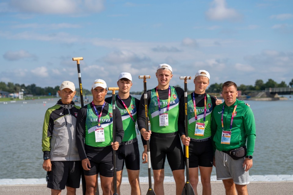 2022-08-31_09-04 Vengrijoje, Segedo mieste, vyko Pasaulio jaunių ir jaunimo irklavimo čempionatas. Lietuvos rinktinę atstovavo du Plungės SRC kanojų irkluotojai – Edvinas Šakinis ir Mantas Skarulskis