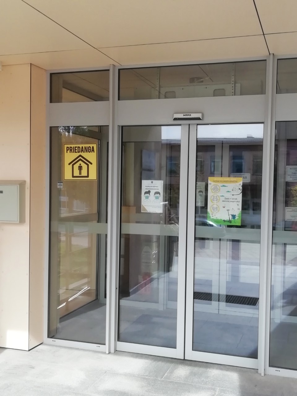 Specialiuoju priedangos ženklu pažymėta 12 rajono statinių