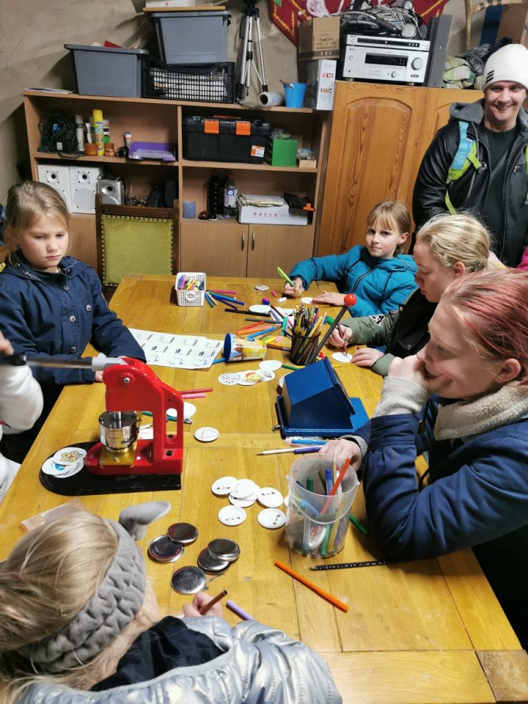 Vaikų globos agentūra „Cyrulis“ ir skautų organizacija sulaukė dovanų ir paramos iš Švedijos organizacijos „Vanner emellan“ („Draugas draugui“)