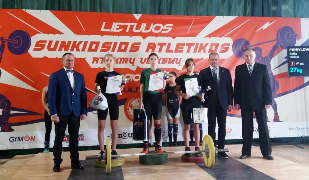 Lietuvos moterų sunkiosios atletikos atskirų veiksmų čempionato finalinės varžybos, Vilnius, 2022-11-13. Auksė Jonušaitė, svorio iki 45 kg kategorija, 2 vieta