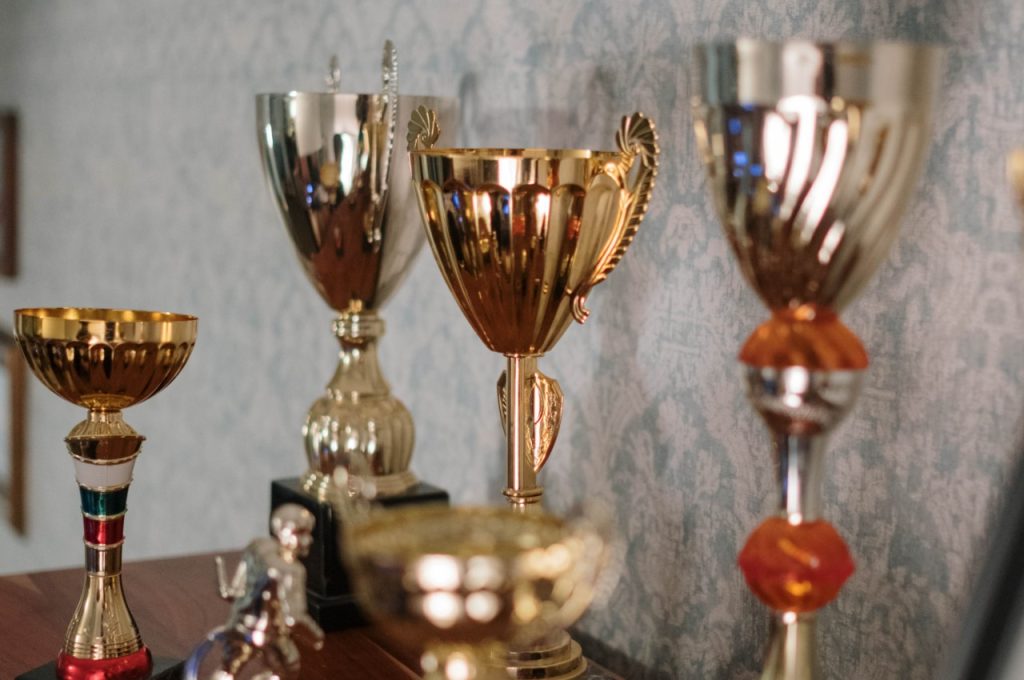Sportiniai prizai, taurės, apdovanojimai