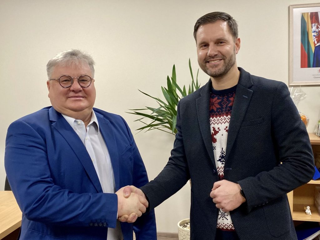 UAB „Plungės vandenys” direktorius Alvydas Jasevičius ir Plungės rajono savivaldybės administracijos direktorius Mindaugas Kaunas
