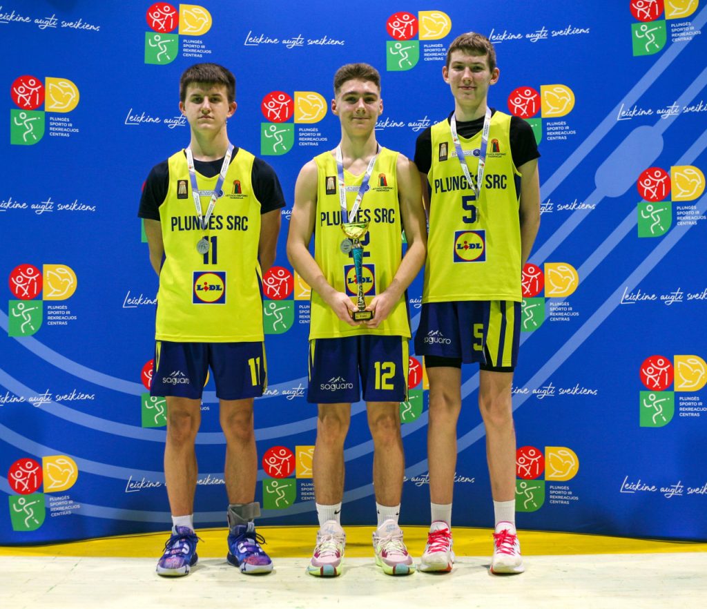 Krepšinio 3x3 turnyras Valstybės atkūrimo dienai paminėti, Plungės komanda „Legendos“ (Jonas Kidikas, Gustas Šideikis ir Aidas Daržinskas)