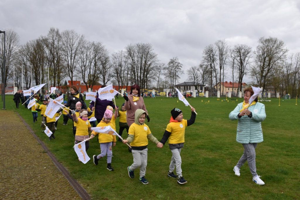 2023-04-26 Nacionalinis renginys „Sveikatą stiprinančių mokyklų banga per Lietuvą 30“ Plungės aktyvaus poilsio ir pramogų zonoje