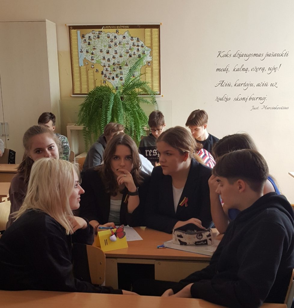 Lietuvių kalbos dienų renginiai Plungės „Saulės“ gimnazijoje. Etnografinė viktorina 9 klasių gimnazistams „Žemaitiška tarmė- mano tapatybės dalis“. Kovo 6-9 dienomis