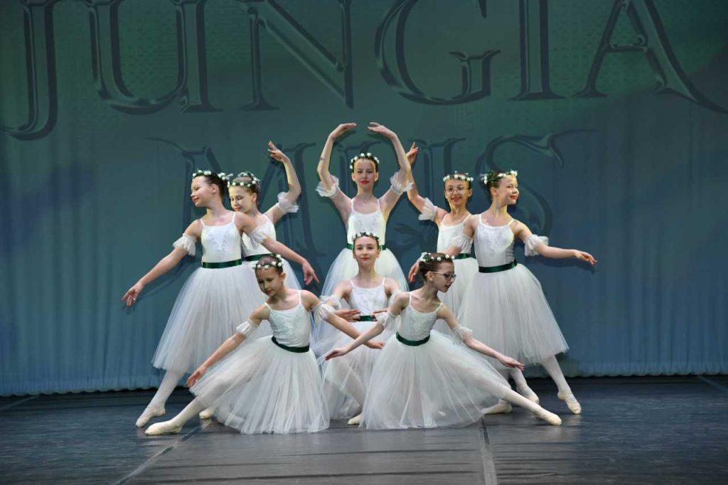 2023-05-13 Plungės kultūros centras su kultūros centro choreografėmis Egle Norkevičiūte ir Monika Aniščenko pirmą kartą organizavo konkursą ,,Šokis jungia mus“