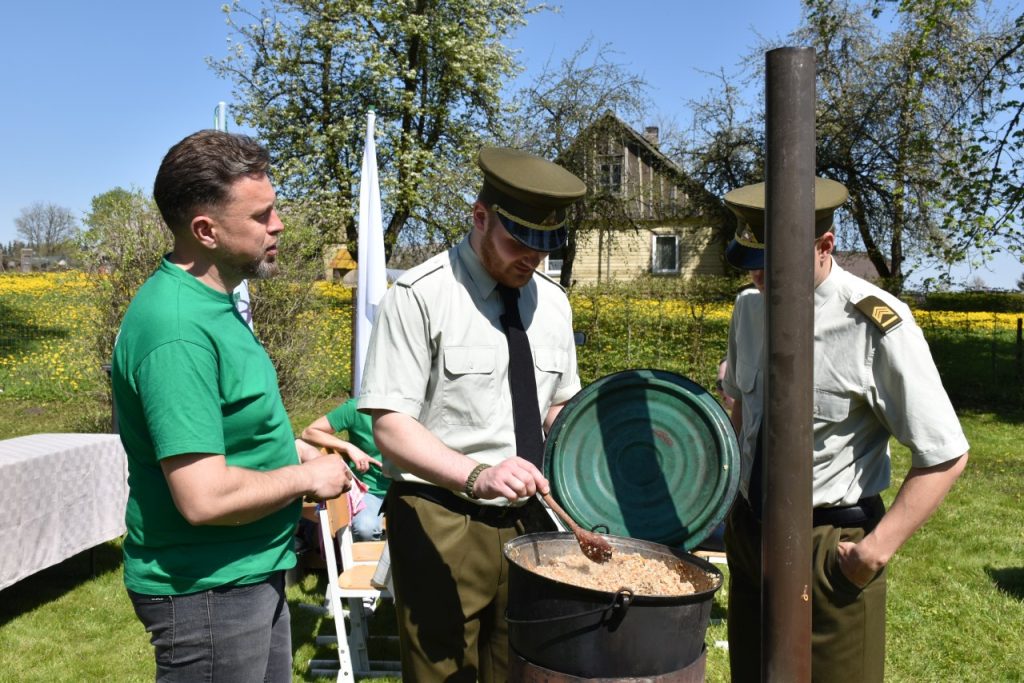 2023-05-12 II respublikinis kareiviškos košės virimo čempionatas, skirtas partizanų pagerbimo, kariuomenės ir visuomenės vienybės dienai paminėti