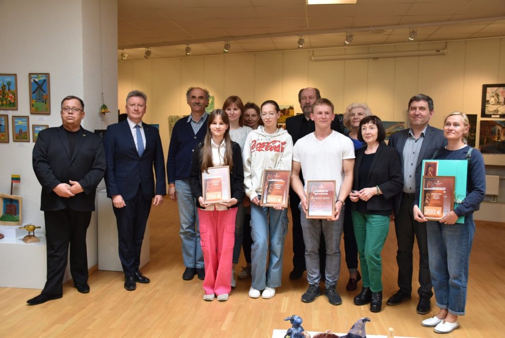 Plungės kultūros centro organizuojamo projekto „Stanislovas Riauba – Žemaitijos Andersenas“ dalyviai, 2023 Birželis
