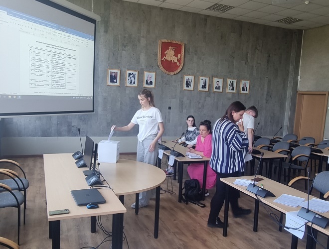 Birželio 6 dieną Plungės rajono savivaldybės didžiojoje posėdžių salėje vyko jaunimo atstovų į Plungės rajono savivaldybės Jaunimo reikalų tarybą rinkimai.
