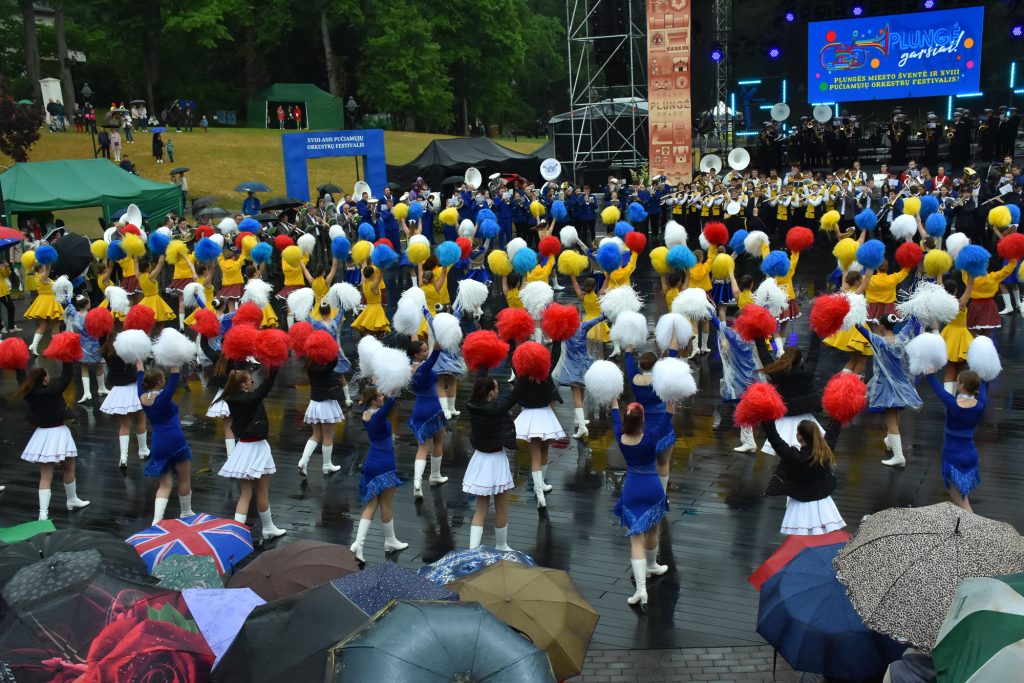 Birželio 16-18 dienomis Plungėje vyko miesto šventės ir pučiamųjų orkestrų festivalio renginiai. Plungės kultūros centro iniciatyva į Plungę suvyko per 700 muzikantų, šokėjų ir dainininkų iš visos Lietuvos, kad miestas suskambėtų itin garsiai.