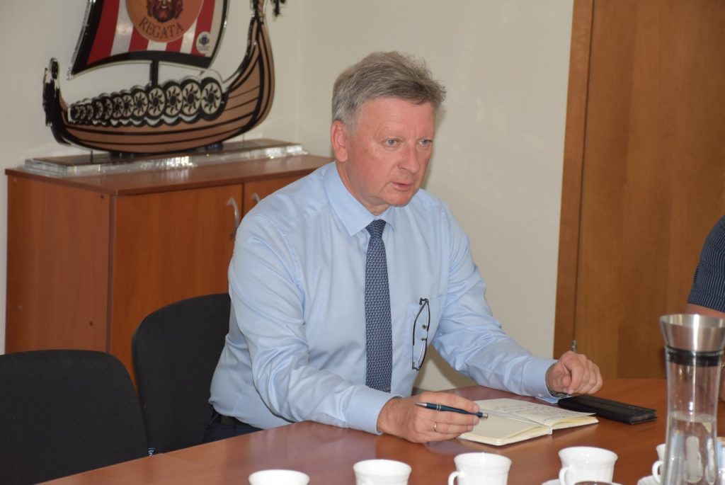 2023-07-11 Susitikimas su smulkiojo verslo asociacijos nariais. Meras Audrius Klišonis.