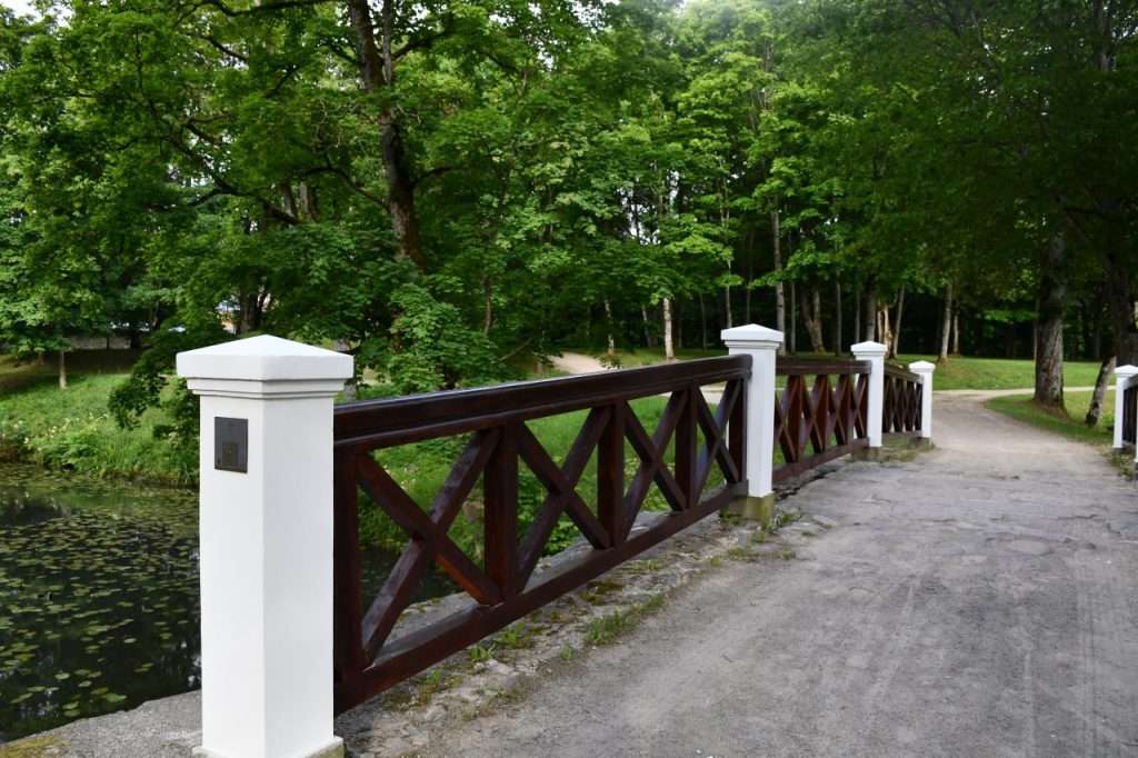 Plungės parko tiltelis (po remonto)