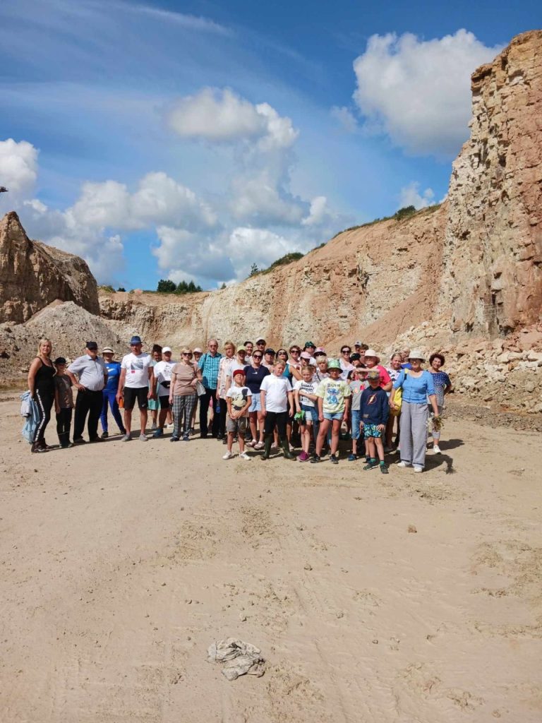 2023-07 Milašaičių kaimo šeimų bendruomenė „Sruoja“, projektas „Bendruomenės „Sruoja“ gerųjų patirčių paieška 2023 metais“. Išvyka Akmenės rajone - Klinčių karjeras