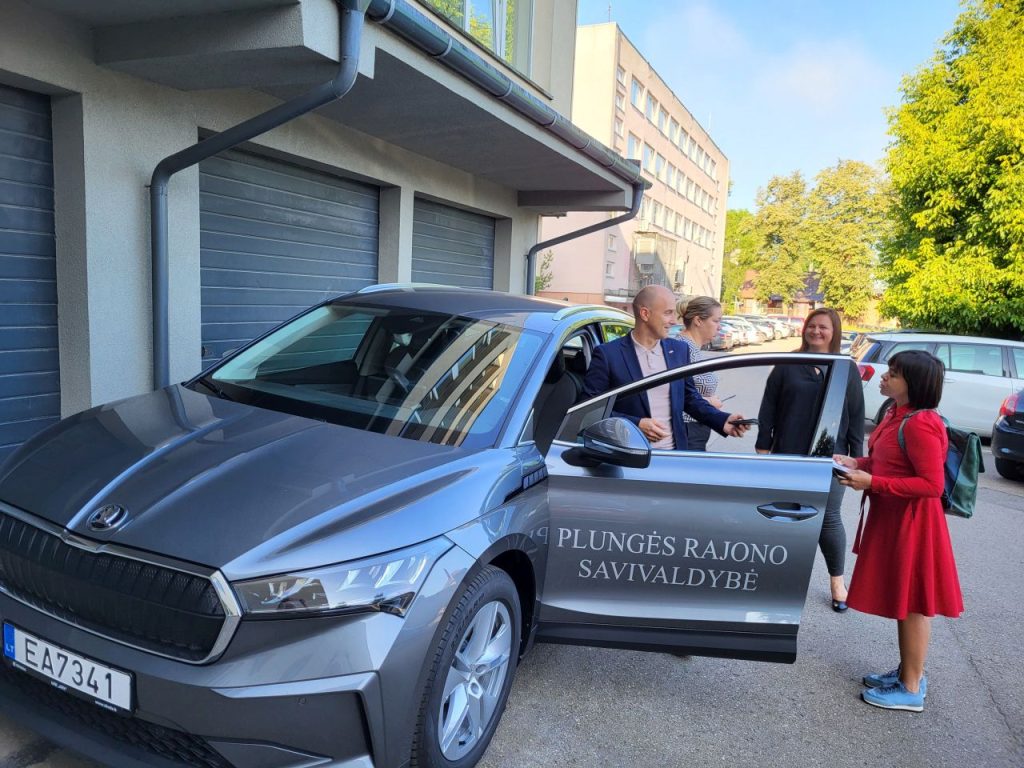 Savivaldybės elektromobilis „Škoda Enyaq“
