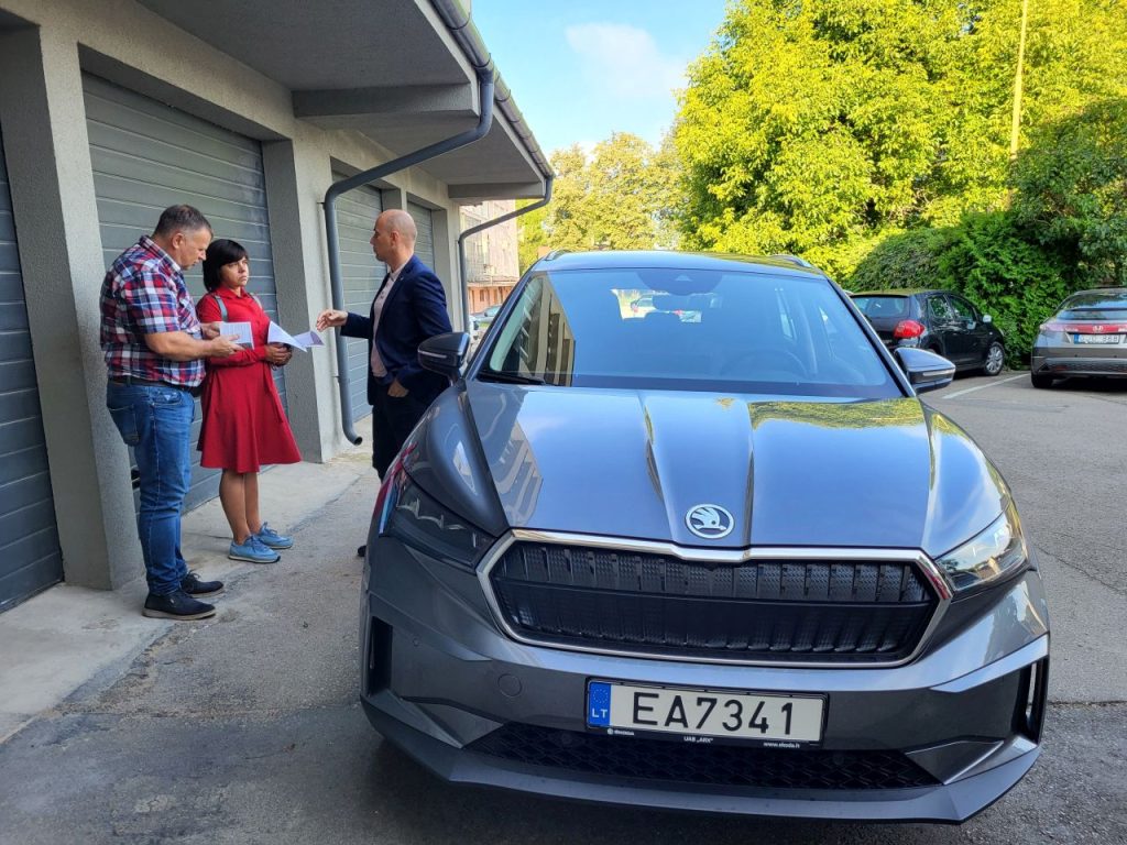 Savivaldybės elektromobilis „Škoda Enyaq“