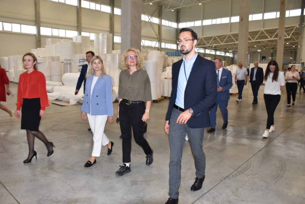 2023-08-18 Ekonomikos ir inovacijų ministrė Aušrinė Armonaitė su komanda