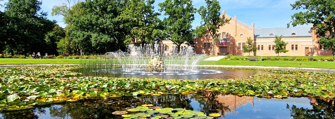 Plungės dvaro sodyba, žirgynas. 2023-09-10 Kęstučio Vaitkaus nuotr.