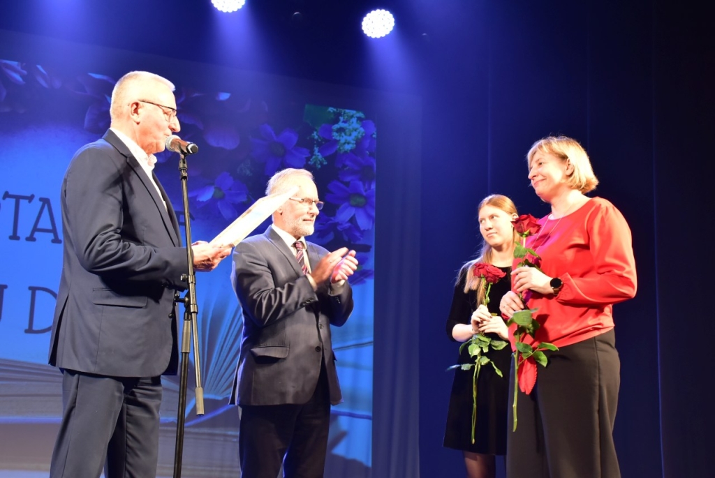 Jonas Varkalys sveikina Danguolę Alčauskienę