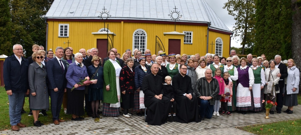 Iškilmių dalyviai