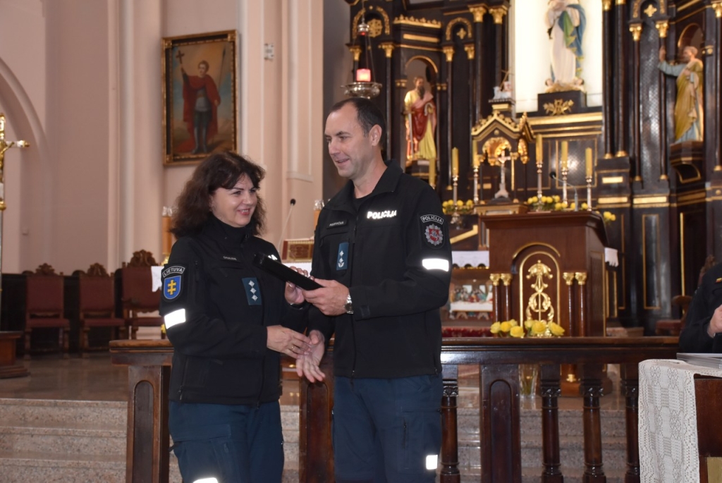 Gintautas Pocevičius sveikina Daivą Gabalienę