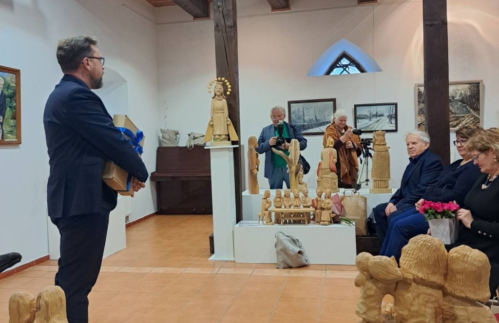 Sukaktuvininką sveikina vicemeras Žydrūnas Purauskis