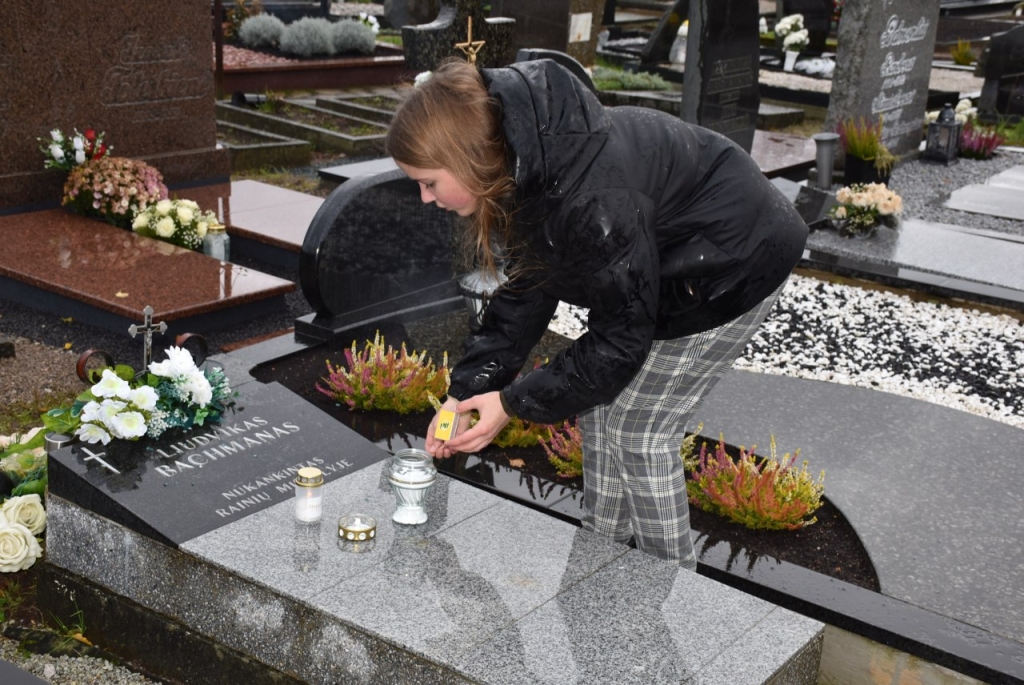 Pagerbtas Rainių miškelyje nukankintas Liudvikas Bachmanas