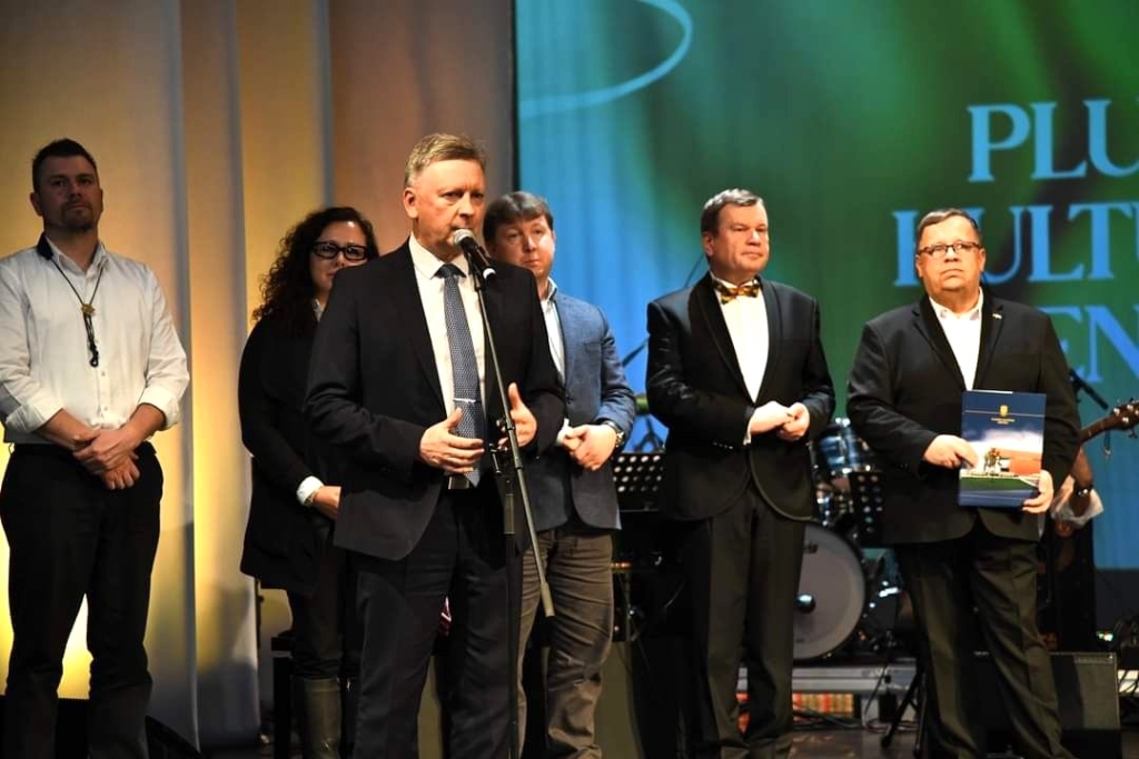 Renginio dalyvius sveikina Savivaldybės meras Audrius Klišonis