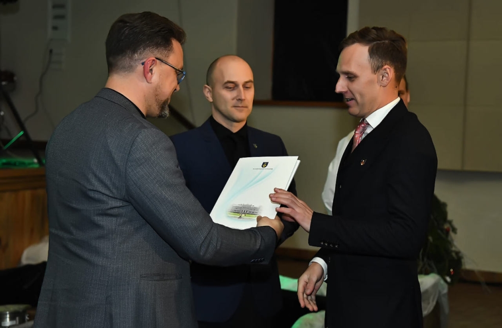 Žydrūnas Purauskis ir Dalius Pečiulis ačiū tarė seniūnui Robertui Šimkui