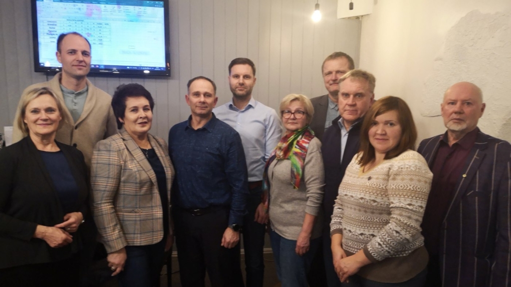 Pirmąkart „Protų mūšiuose“ dalyvavusiai Plungės miesto seniūnijos komandai pavyko patekti į finalą