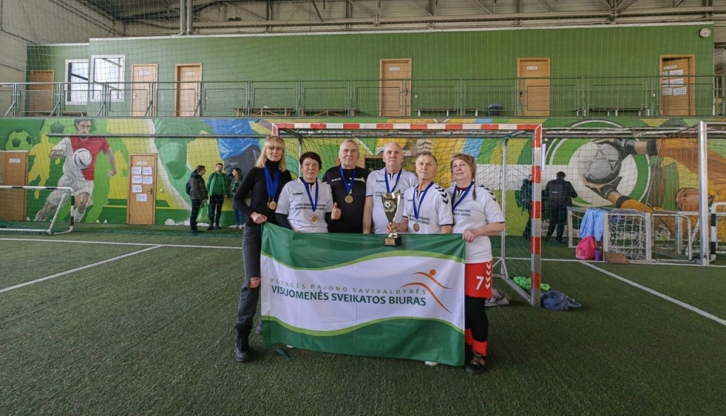 2024-03-15 „Futbolas vaikščiojant“ turnyras Kaune. Plungės rajono savivaldybės visuomenės sveikatos biuro komanda