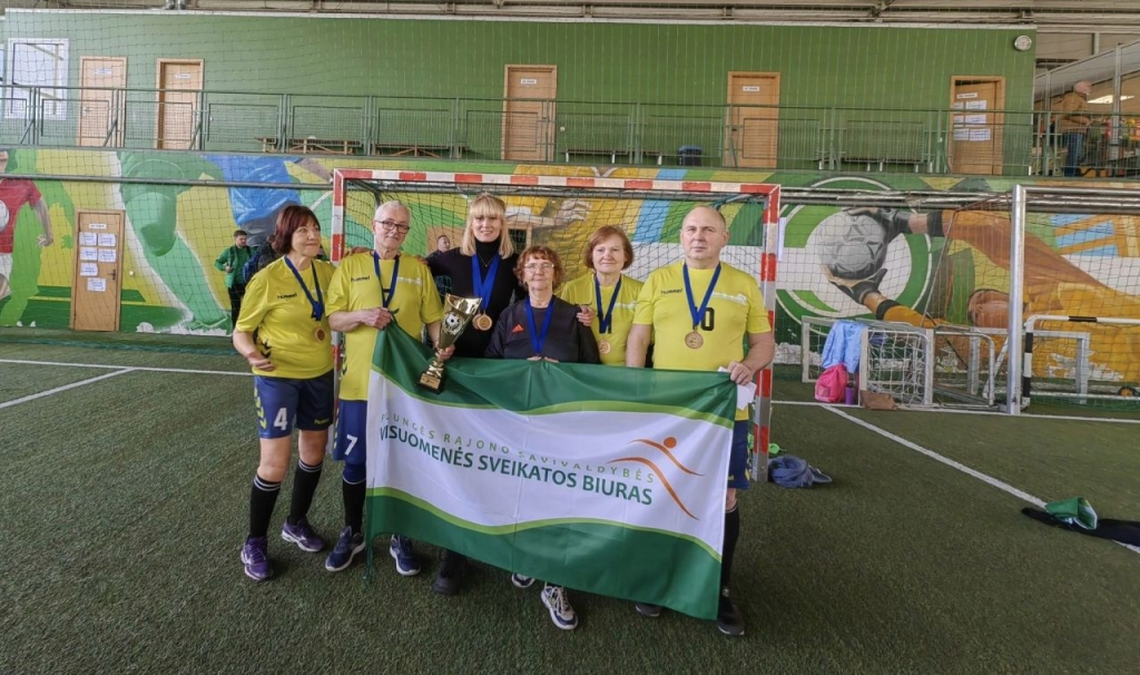 2024-03-15 „Futbolas vaikščiojant“ turnyras Kaune. Plungės rajono savivaldybės visuomenės sveikatos biuro komanda