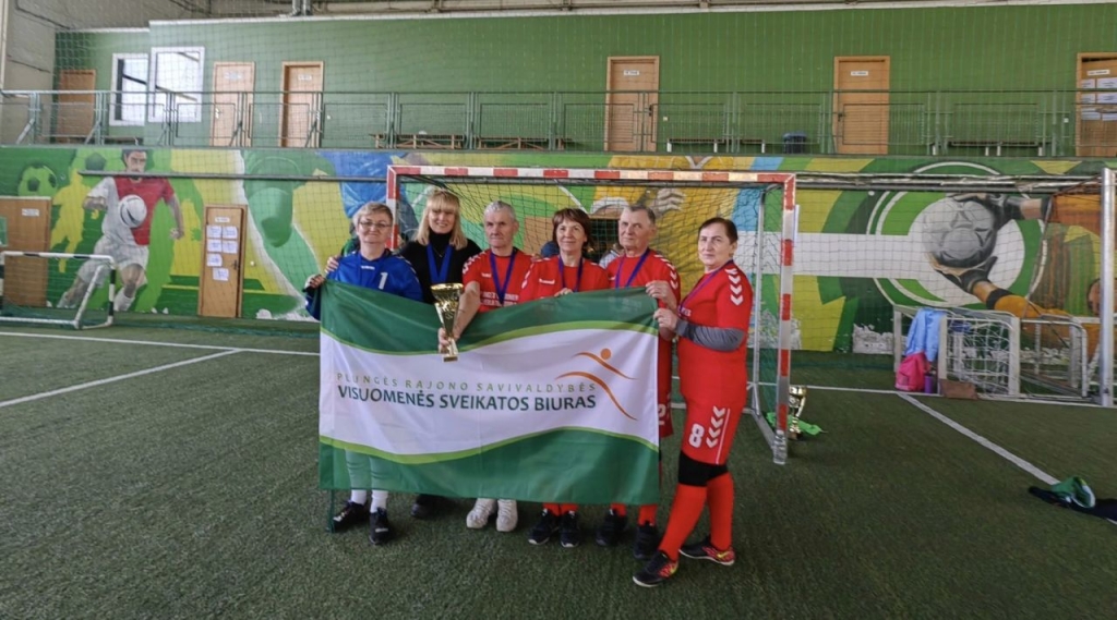 2024-03-15 „Futbolas vaikščiojant“ turnyras Kaune. Plungės rajono savivaldybės visuomenės sveikatos biuro komanda
