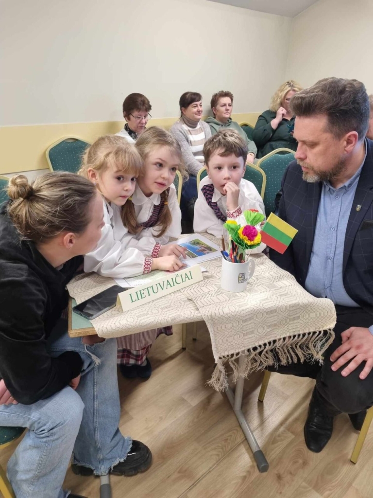2024-03-07 Popietė – viktorina „Mano miestelis – dalis Lietuvos“ Alsėdžių kultūros centre, Renginio akimirka