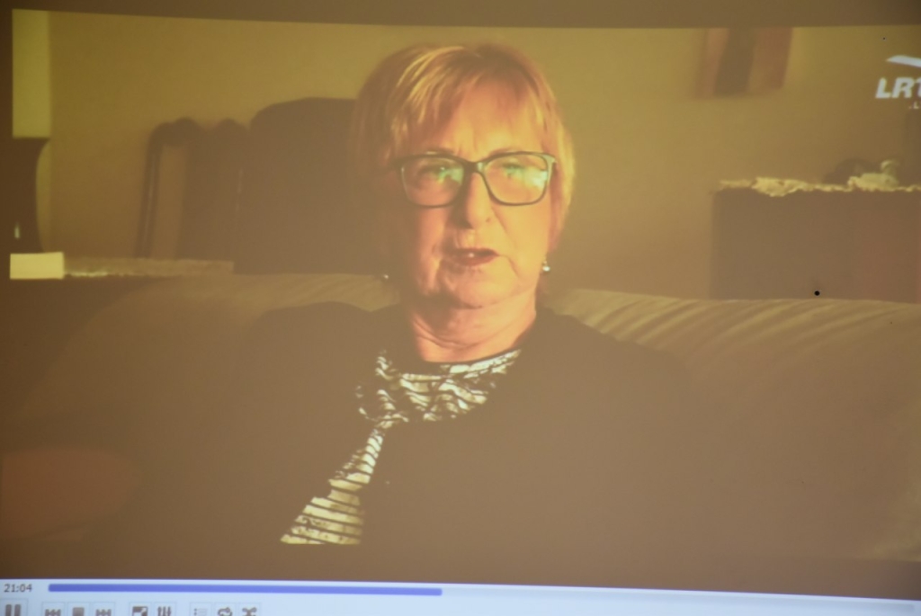 Izraela Blataitė, akimirka iš dokumentinio filmo