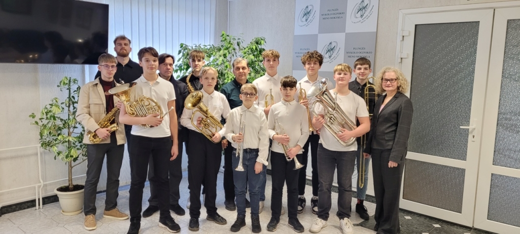 Plungės Mykolo Oginskio meno mokyklos mokiniai ir mokytojai, tarptautinio medinių ir varinių pučiamųjų instrumentų solistų konkurso „VENTUS MUSICALE 2024“ Vilniuje dalyviai