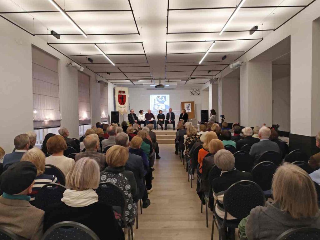 Vilniaus mokytojų namuose įvyko IX Pasaulio žemaičių dailės parodos pristatymas